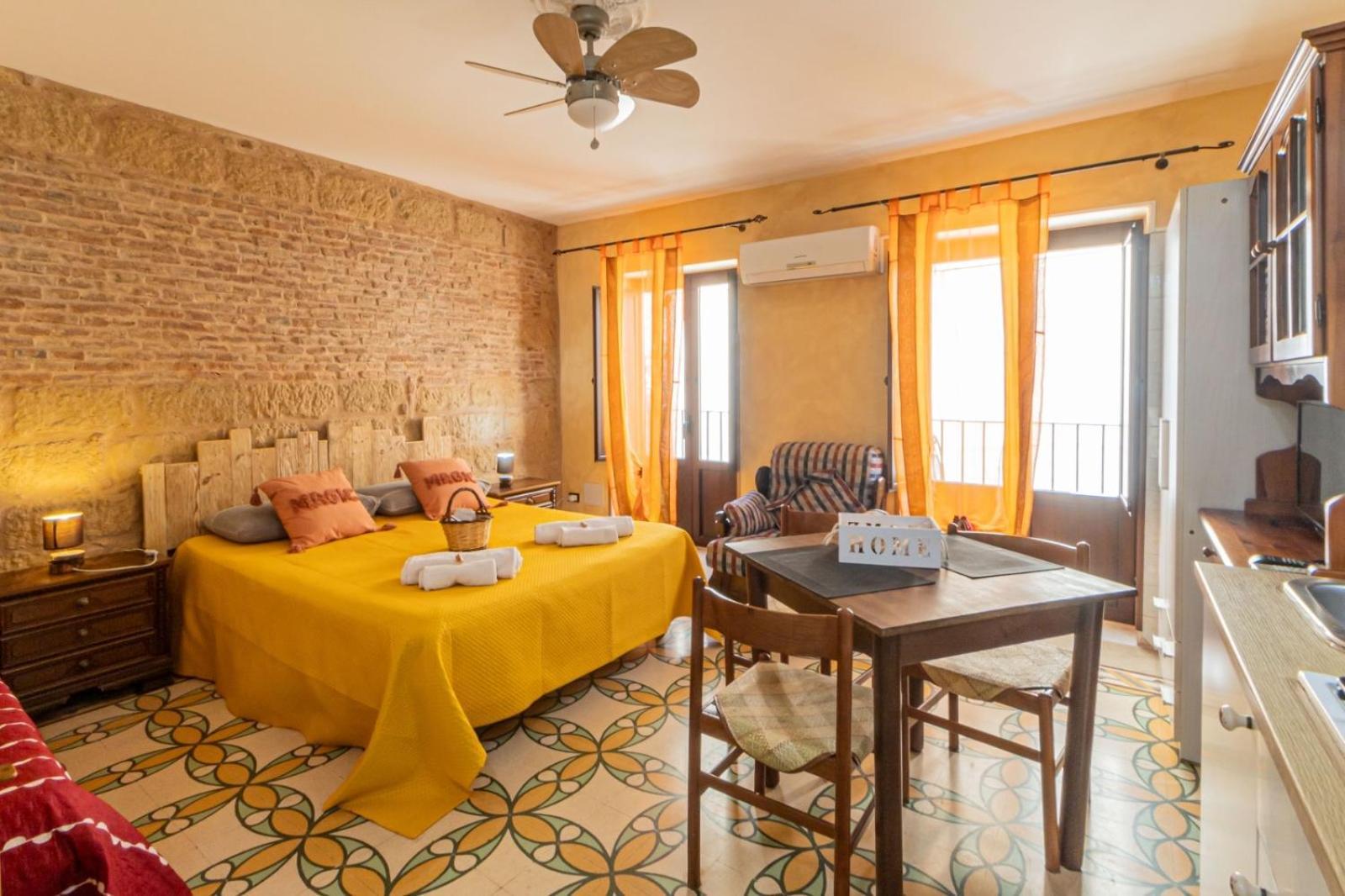 Casa "A Chiazzetta" Hotel Castelbuono  Eksteriør billede
